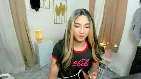 Dreaa online show from November 13, 8:55 pm