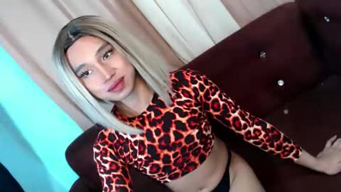 Stella online show from April 16, 8:20 pm