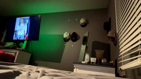 yourstoforget online show from April 3, 5:03 am