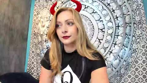 YourVenus00 -Follow my OF online show from October 28, 1:45 pm