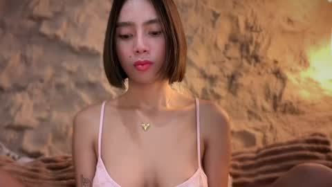 YowgineTheGreat online show from May 4, 7:59 am