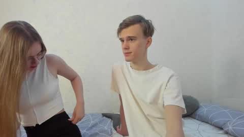 Snapshot of yueslang chatting on February 17, 7:12 pm Yue Lang and Samm online show from February 17, 7:12 pm