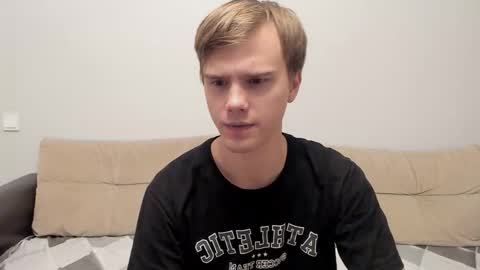 Snapshot of yueslang chatting on October 18, 6:34 pm Yue Lang and Samm online show from October 18, 6:34 pm