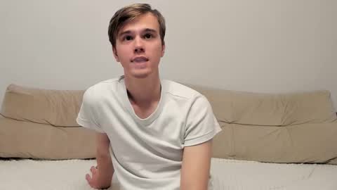 Snapshot of yueslang chatting on October 6, 6:26 pm Yue Lang and Samm online show from October 6, 6:26 pm