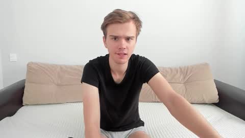 Snapshot of yueslang chatting on September 25, 9:16 am Yue Lang and Samm online show from September 25, 9:16 am