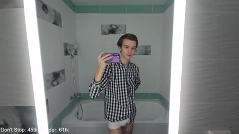 Snapshot of yueslang chatting on December 27, 8:18 pm Yue Lang and Samm online show from December 27, 8:18 pm