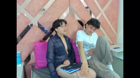 Yui  Rin online show from December 2, 2:21 am