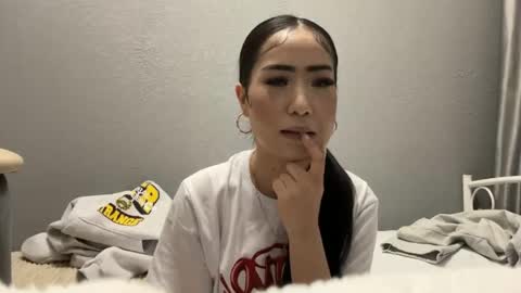 Yuki online show from April 18, 10:54 pm