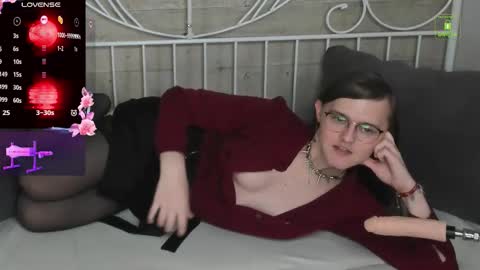 Yuko online show from November 11, 9:06 pm