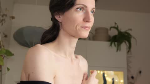 yulla dao online show from February 7, 11:12 am