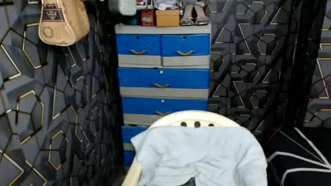 yumi online show from June 5, 12:28 am