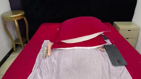 YumiViolet online show from March 6, 6:12 am