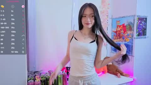 yung_leana online show from April 6, 6:31 pm