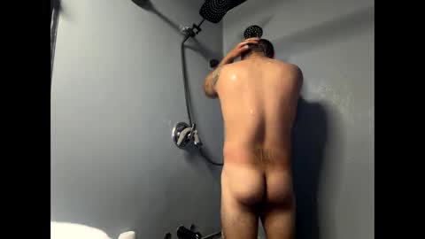 YungJefe online show from April 19, 3:24 pm