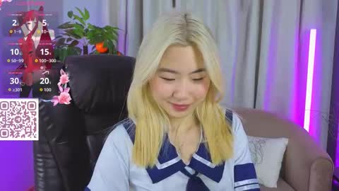 Yunna  online show from March 8, 1:06 am