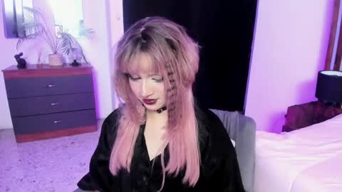 Yuri Kay online show from May 31, 6:09 pm