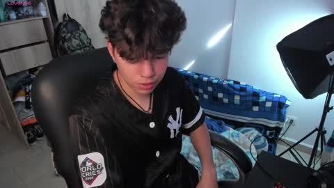 yurii_moody online show from September 21, 8:24 pm