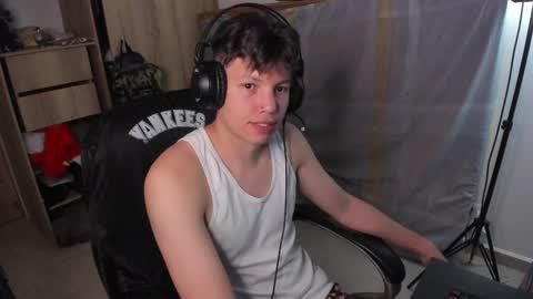 yurii_moody online show from February 23, 12:30 am