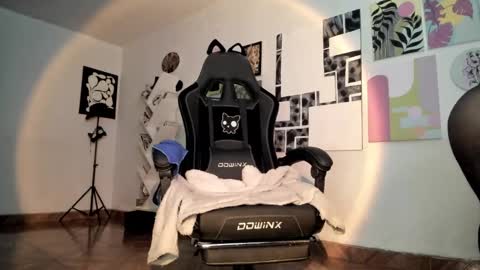 paola online show from November 17, 11:18 pm