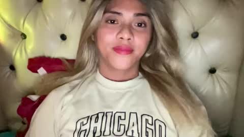 Miss Cali online show from April 22, 1:35 am