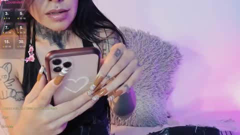 Snapshot of z_e_t_h_a chatting on February 8, 6:43 am tazzie online show from February 8, 6:43 am