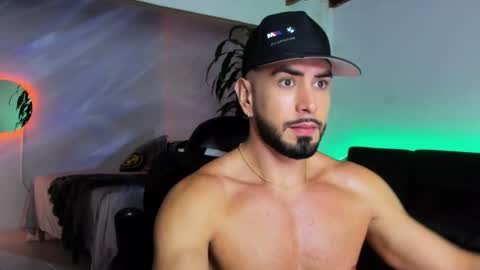 Zac  Jhordan online show from December 25, 7:56 pm