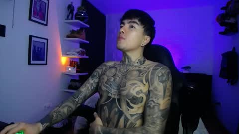 zac_muller1 online show from February 26, 11:46 am