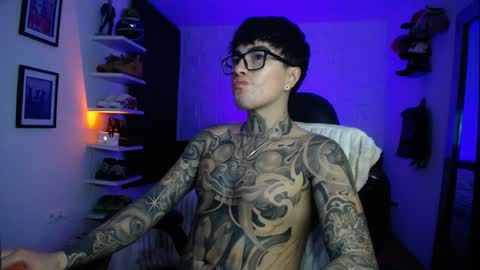 zac_muller1 online show from April 5, 4:53 am