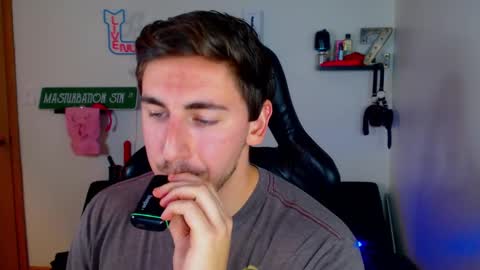 Zach Rhyder online show from December 13, 4:11 am