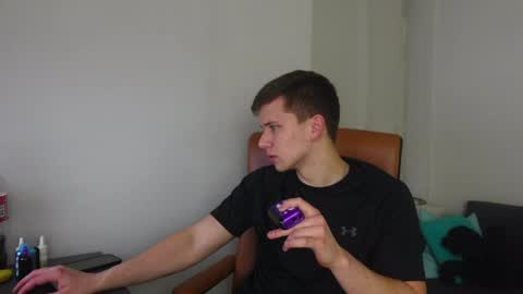 ZACK GILLIAN online show from May 4, 7:53 pm