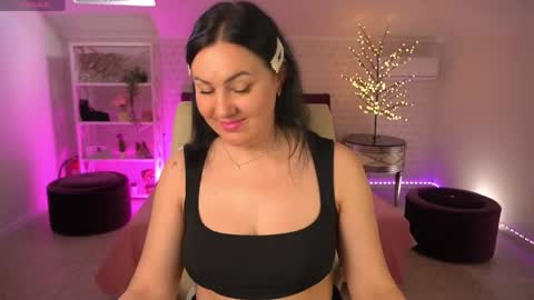 Zafiramoonn online show from April 17, 6:38 am