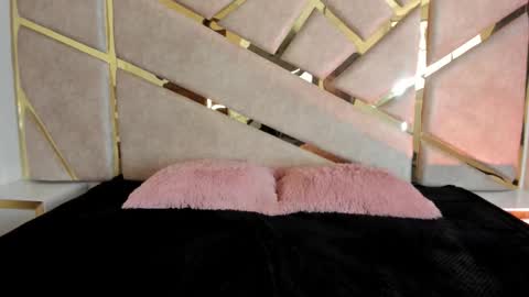 Snapshot of zafiro_claire chatting on October 4, 7:44 pm Claire online show from October 4, 7:44 pm
