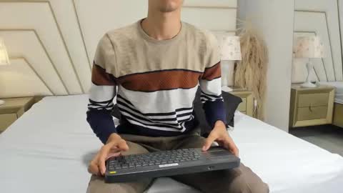 zahir_ashar online show from October 11, 11:26 am