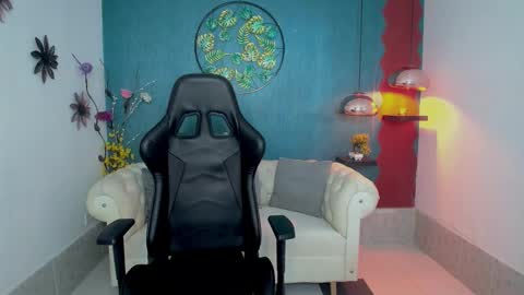 Zahira  online show from February 18, 8:30 pm