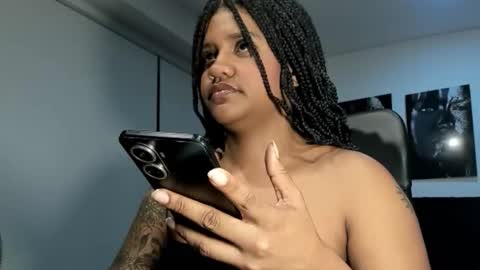 Snapshot of zahra_rose chatting on October 13, 9:44 am zahra_rose online show from October 13, 9:44 am
