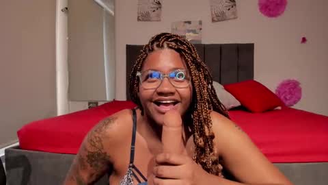 Snapshot of zahra_rose chatting on March 3, 3:11 pm zahra_rose online show from March 3, 3:11 pm