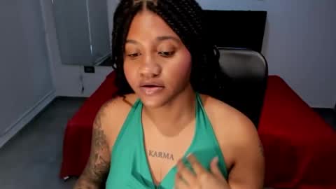 Snapshot of zahra_rose chatting on October 4, 8:50 pm zahra_rose online show from October 4, 8:50 pm