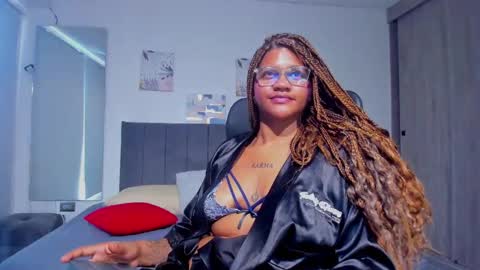Snapshot of zahra_rose chatting on March 12, 3:29 pm zahra_rose online show from March 12, 3:29 pm