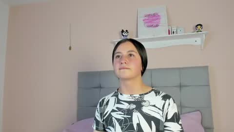 Zaida online show from April 22, 9:33 pm