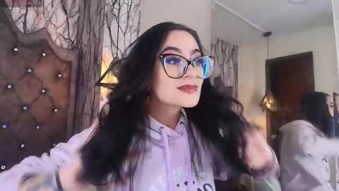   online show from November 25, 5:12 pm