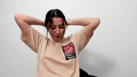 zammii69 online show from November 13, 9:28 pm