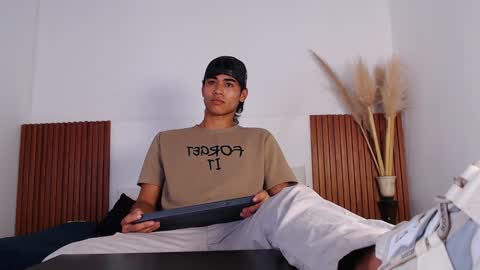 Snapshot of zander_2120 chatting on January 16, 5:01 pm Zander online show from January 16, 5:01 pm