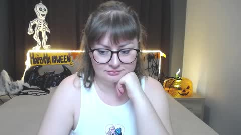 zannadreil online show from October 17, 5:50 pm