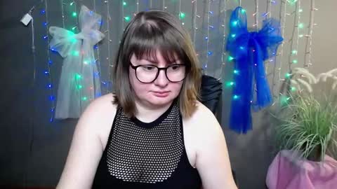 zannadreil online show from November 20, 7:33 pm