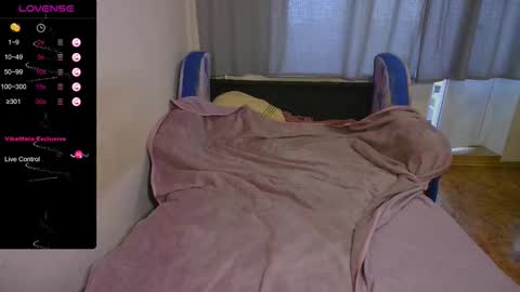 Snapshot of zara_golden chatting on October 3, 2:32 am chaturcum online show from October 3, 2:32 am