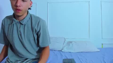 zara_n_kai online show from September 19, 2:05 am