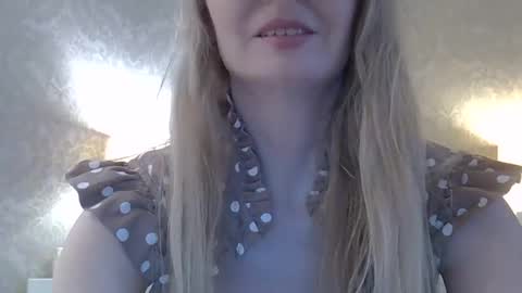 Zarina Swift online show from May 15, 5:05 am