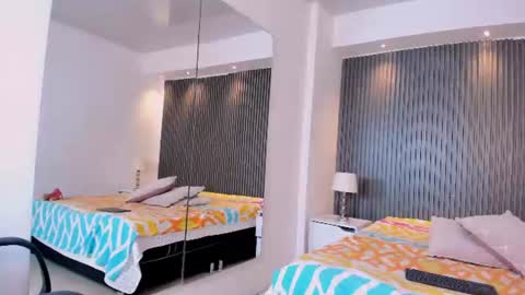 zarulynn online show from July 25, 10:57 am