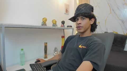 Zayn online show from April 2, 7:43 pm