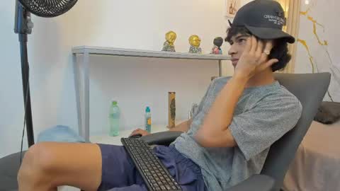 Zayn online show from March 31, 8:09 pm